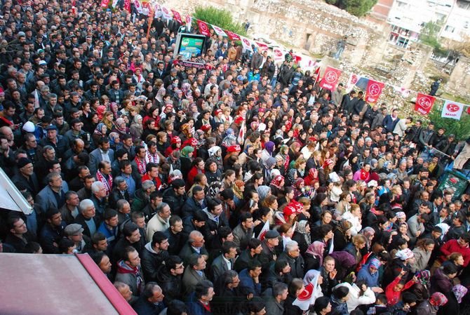 MHP LİDERi DEVLET BAHÇELİ AKHİSARLILAR İLE BULUŞTU